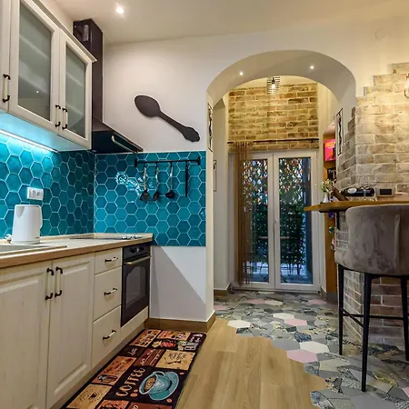 Skadarlija Aurora * בלגרד